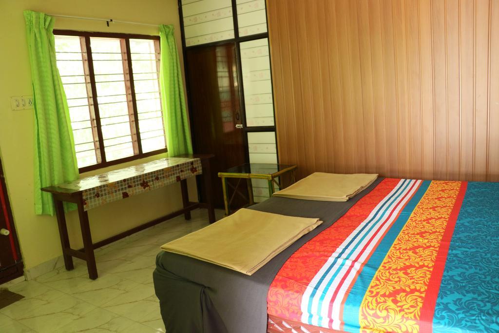 טקאדי Jungleparadiso Homestay מראה חיצוני תמונה