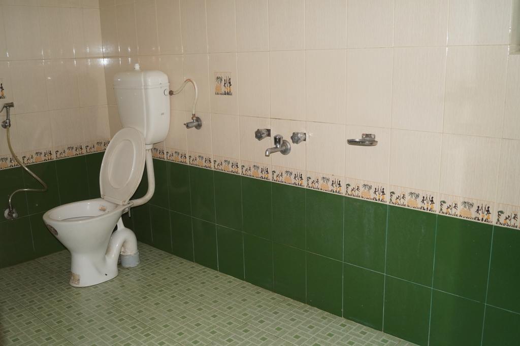 טקאדי Jungleparadiso Homestay מראה חיצוני תמונה