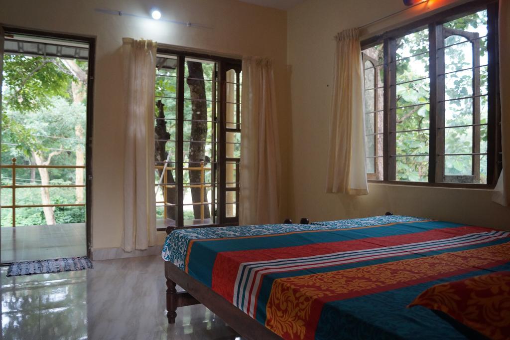 טקאדי Jungleparadiso Homestay מראה חיצוני תמונה
